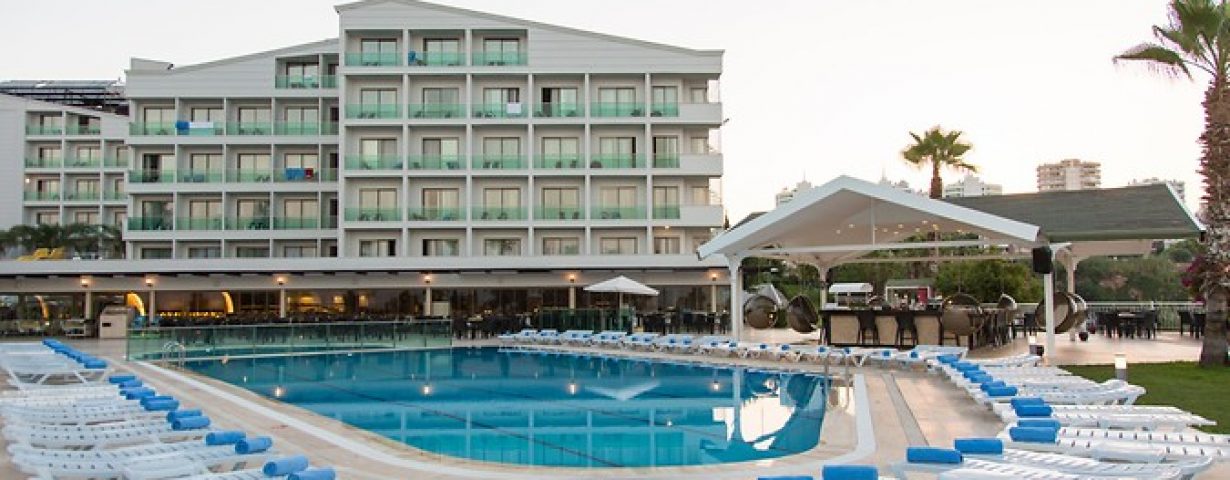 Club-Hotel-Falcon-Genel-141851