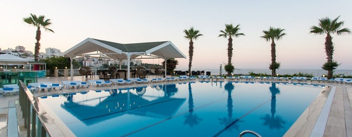 Club-Hotel-Falcon-Genel-141857